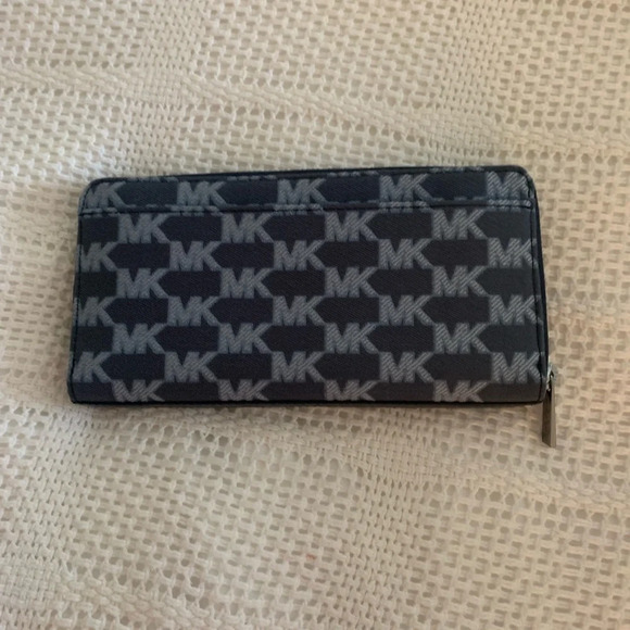 NWT Michael Kors Cooper Denim Wallet - Picture 1 of 11